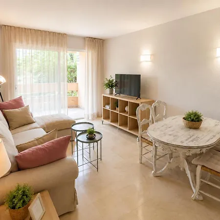 Magnolia Iii Big Terrace & Free Parking Apartment Marbella